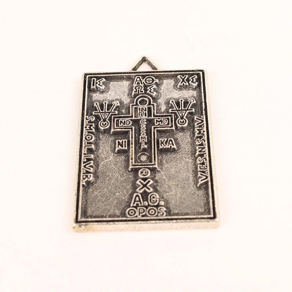 Benedictus Medaille Hangplaat – Vintage Religieus Beschermingssymbool