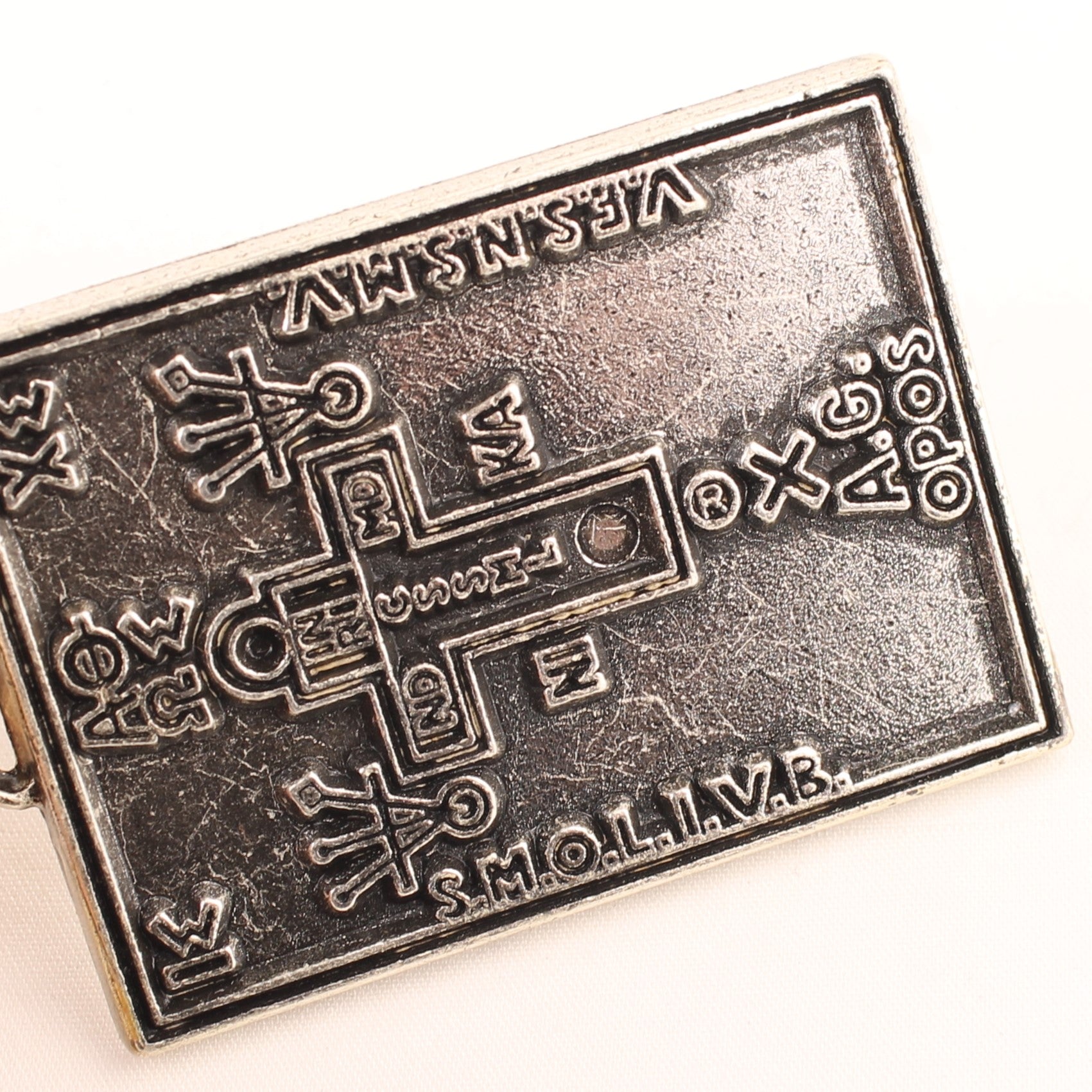 Benedictus Medaille Hangplaat – Vintage Religieus Beschermingssymbool