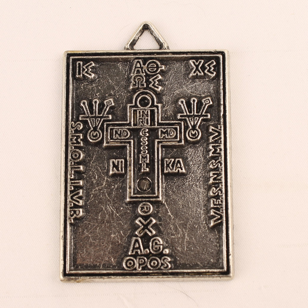 Benedictus Medaille Hangplaat – Vintage Religieus Beschermingssymbool