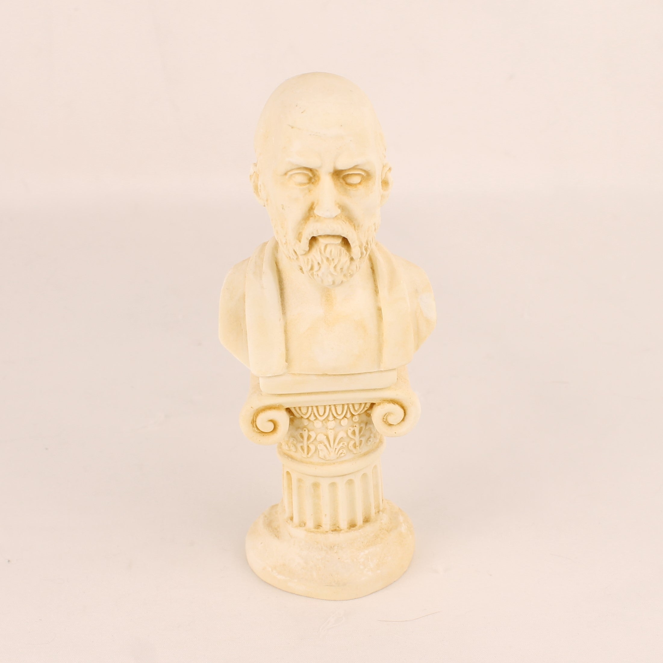Klassieke Buste op Zuil – Filosofenstijl – Kunststeen (Gips) – 14 cm