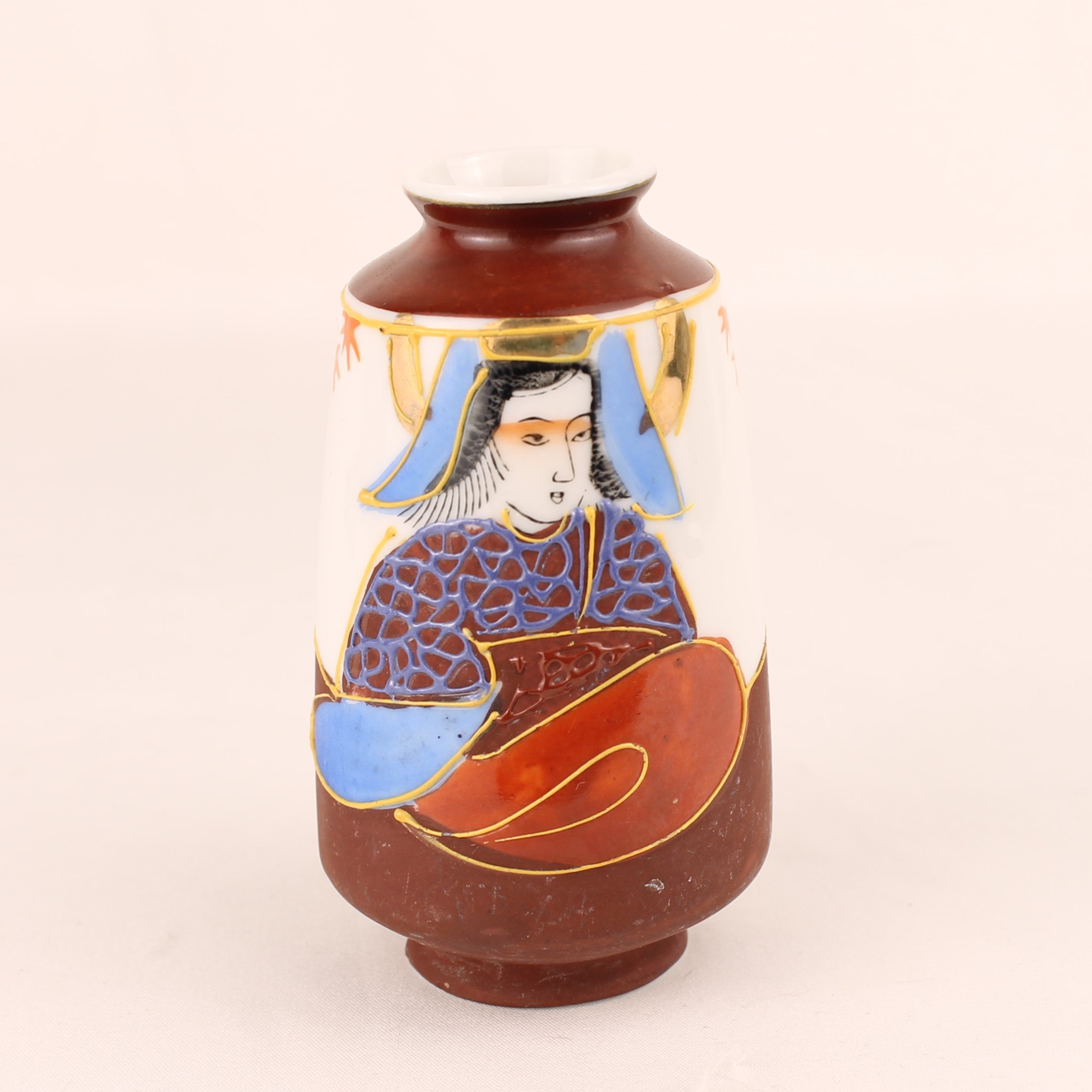 Japans Satsuma Stijl Vaasje – Moriage Decoratie – Geisha – 9,5 cm