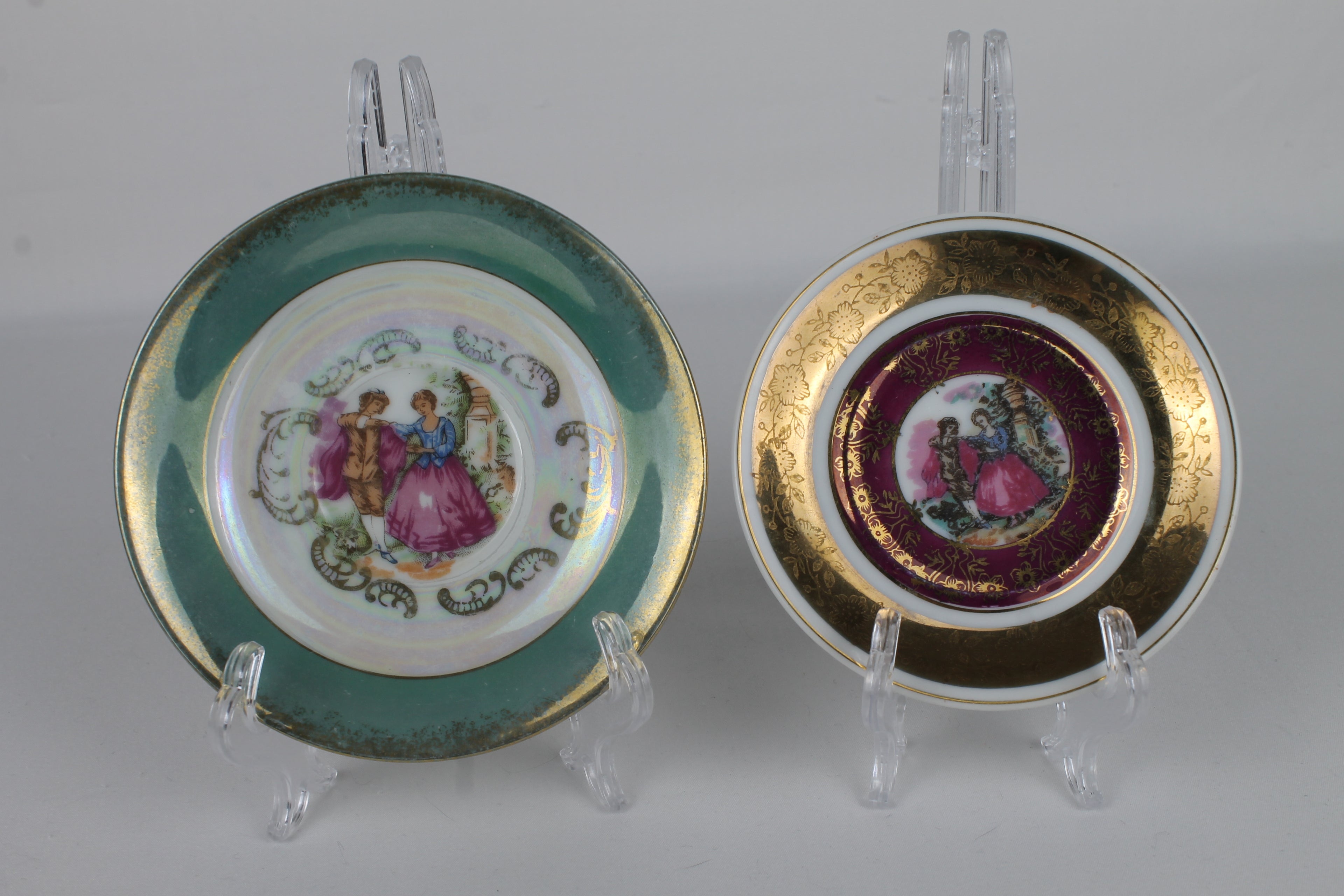 Set van 2 Vintage Lusterware Mini-Schoteltjes – Romantische Rococo Scènes – Goudaccenten