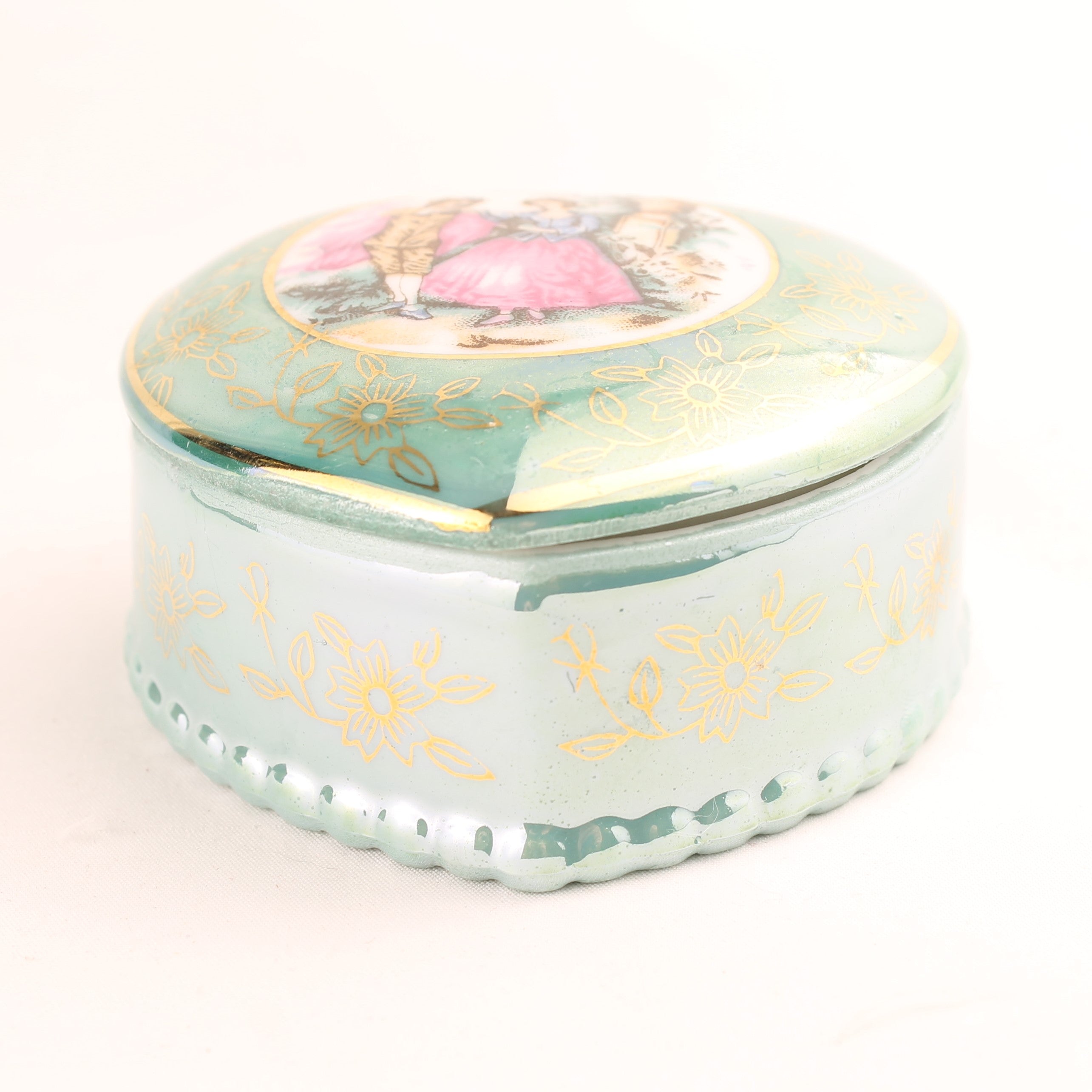 Porseleinen Hartvorm Doosje met Romantisch Tafereel – Turquoise Lusterglazuur