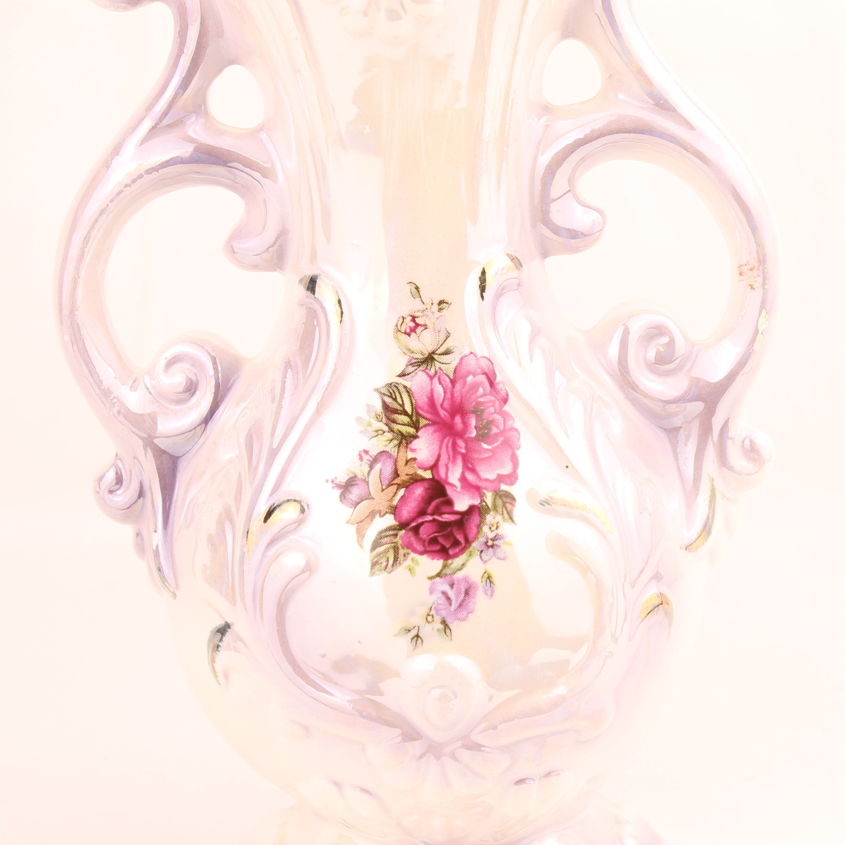 Rococo Stijl Sier Vaas met Parelmoer Glans en Bloemdecor – Vintage ca. 1960