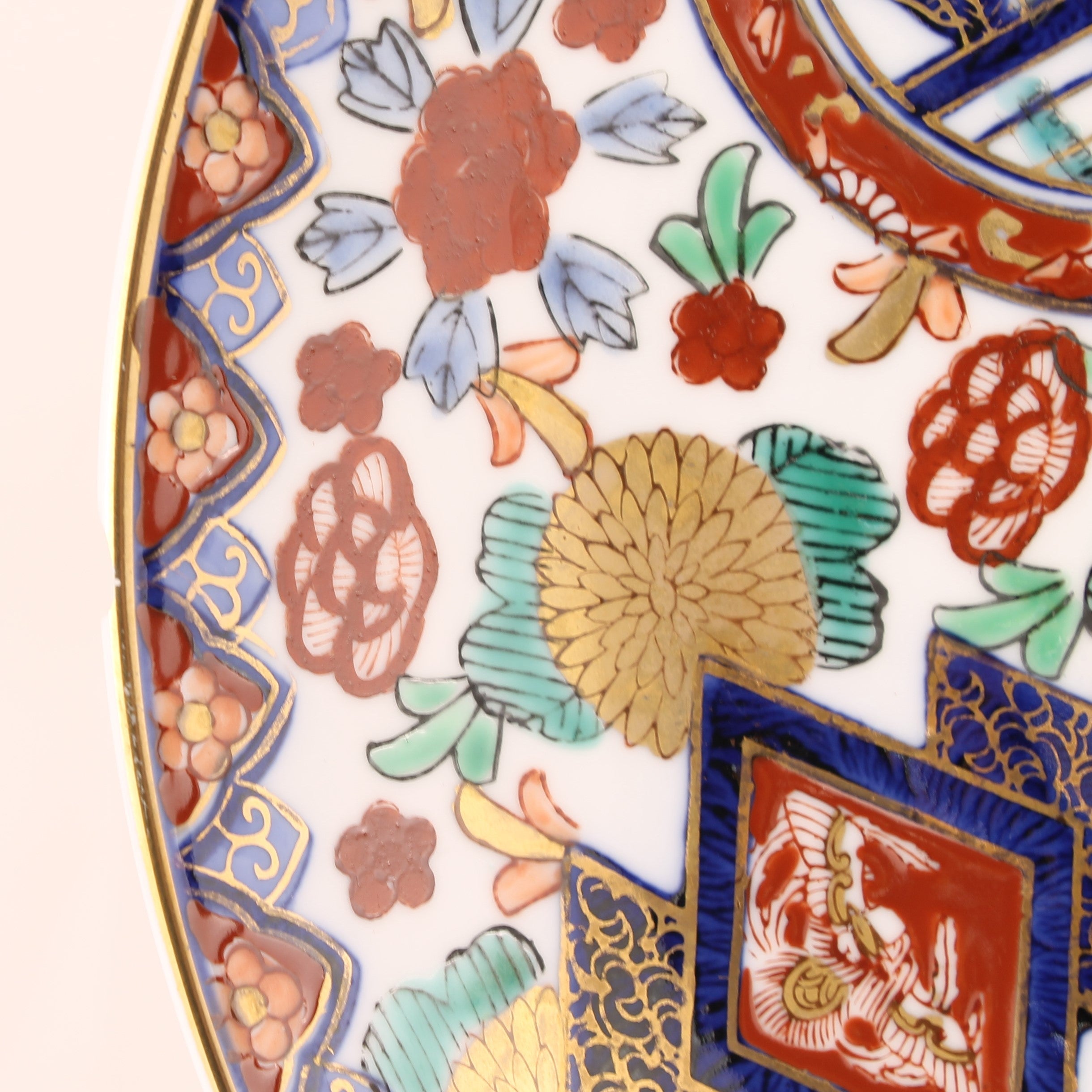Japans Imari Stijl Wandbord met Gouddecor – Handbeschilderd Porselein ca. 1960