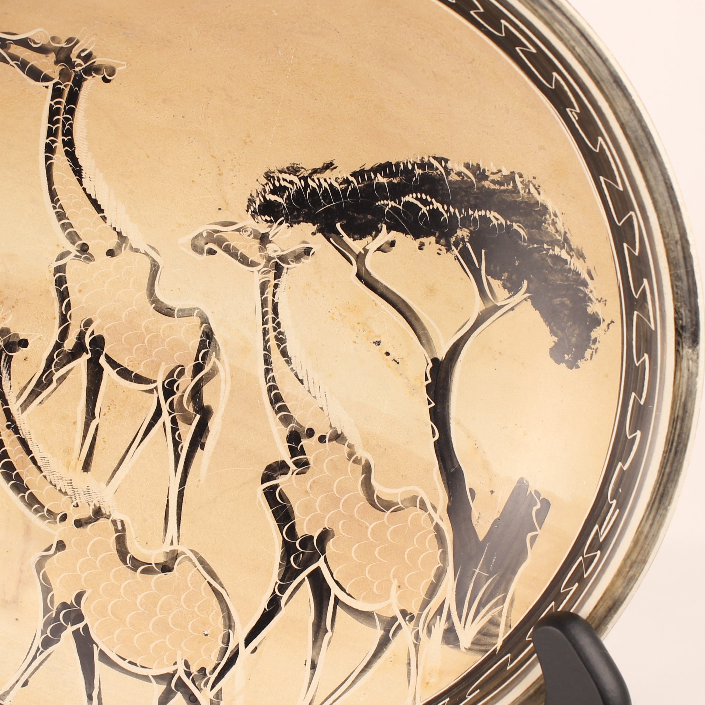 Handgehouwen Afrikaanse Speksteen Schaal met Giraffen – Handbeschilderd
