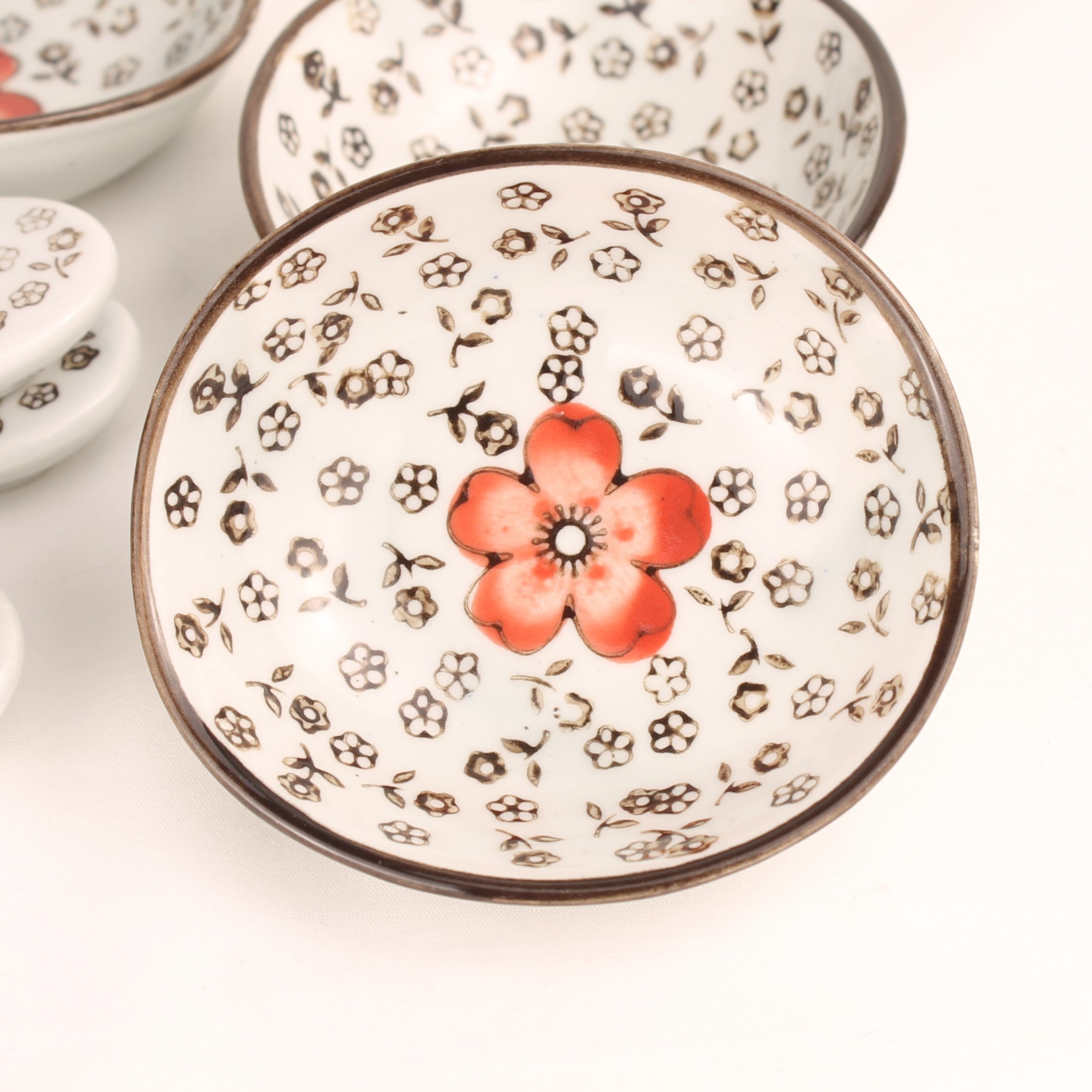 Japanse Sushi & Soja Saus Set – 8 Delig Keramiek met Bloemmotief