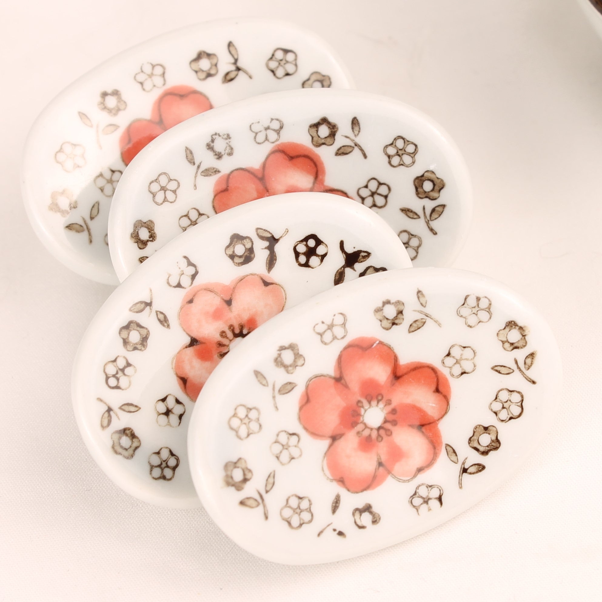 Japanse Sushi & Soja Saus Set – 8 Delig Keramiek met Bloemmotief