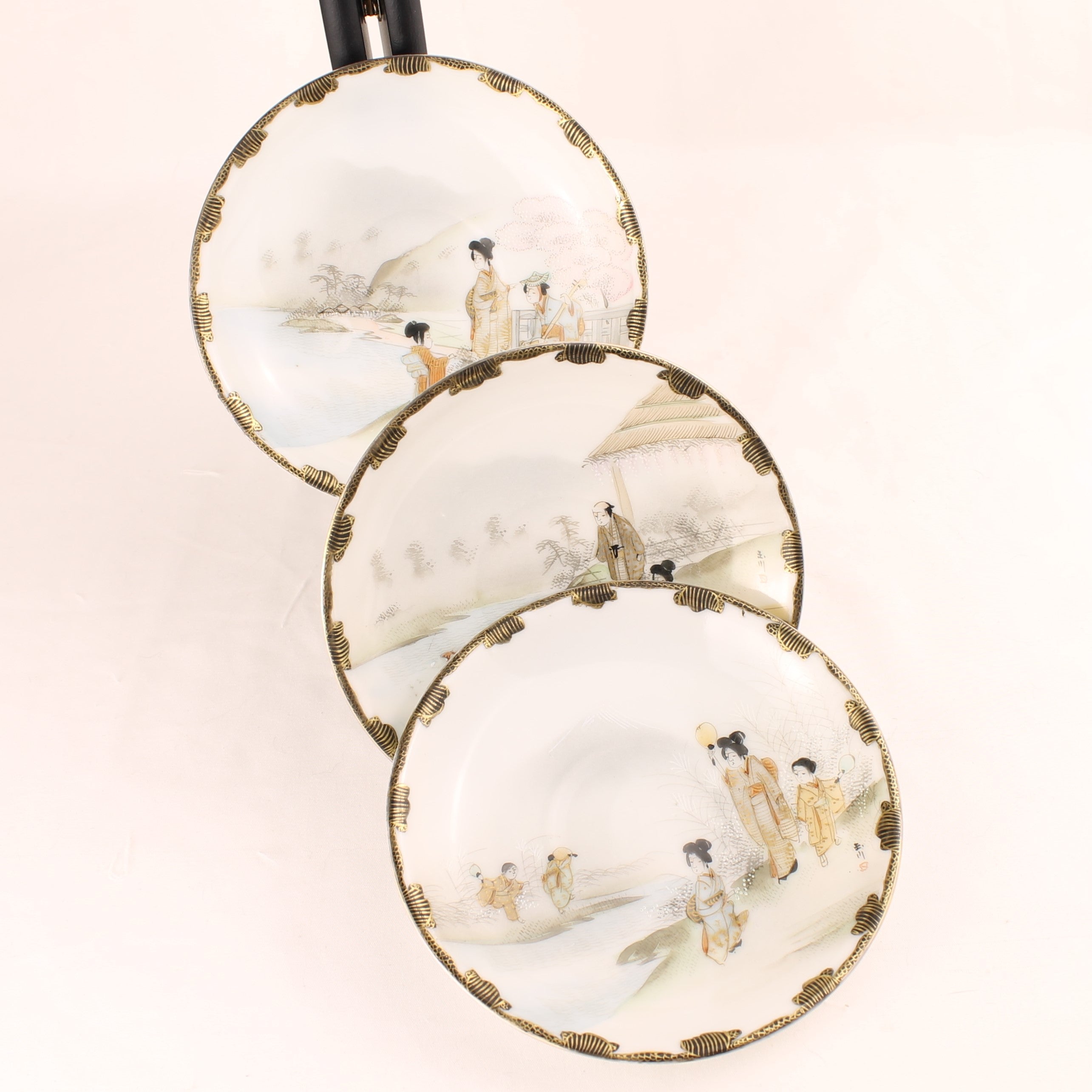 EADES Fine Japanese Porcelain – Vintage Handgeschilderde Schoteltjes (3)