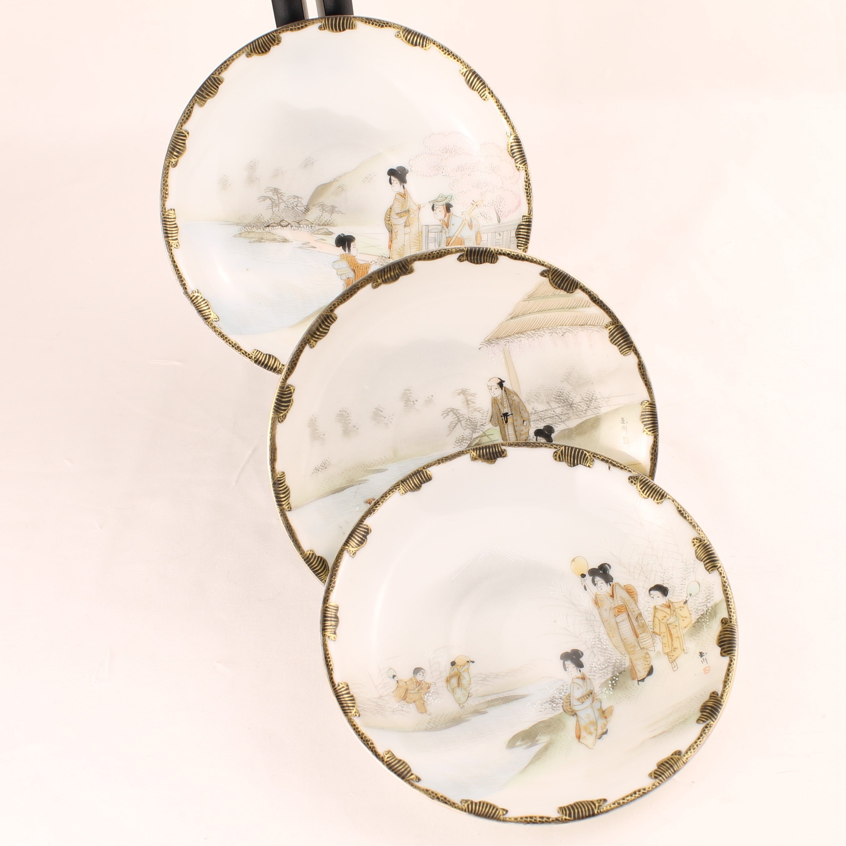 EADES Fine Japanese Porcelain – Vintage Handgeschilderde Schoteltjes (3)