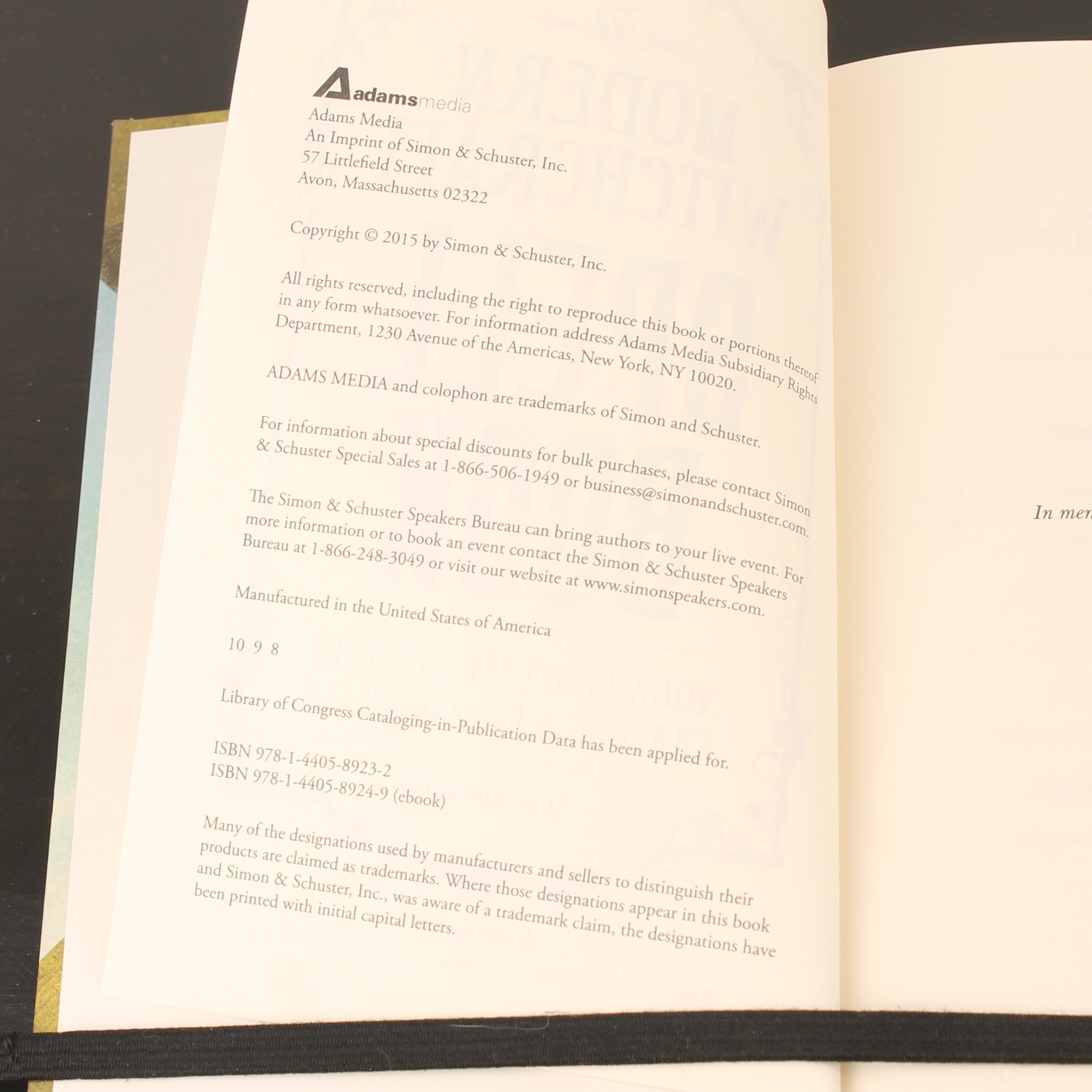 The Modern Witchcraft Spell Book | Skye Alexander | Hardcover | Adams Media | 2015