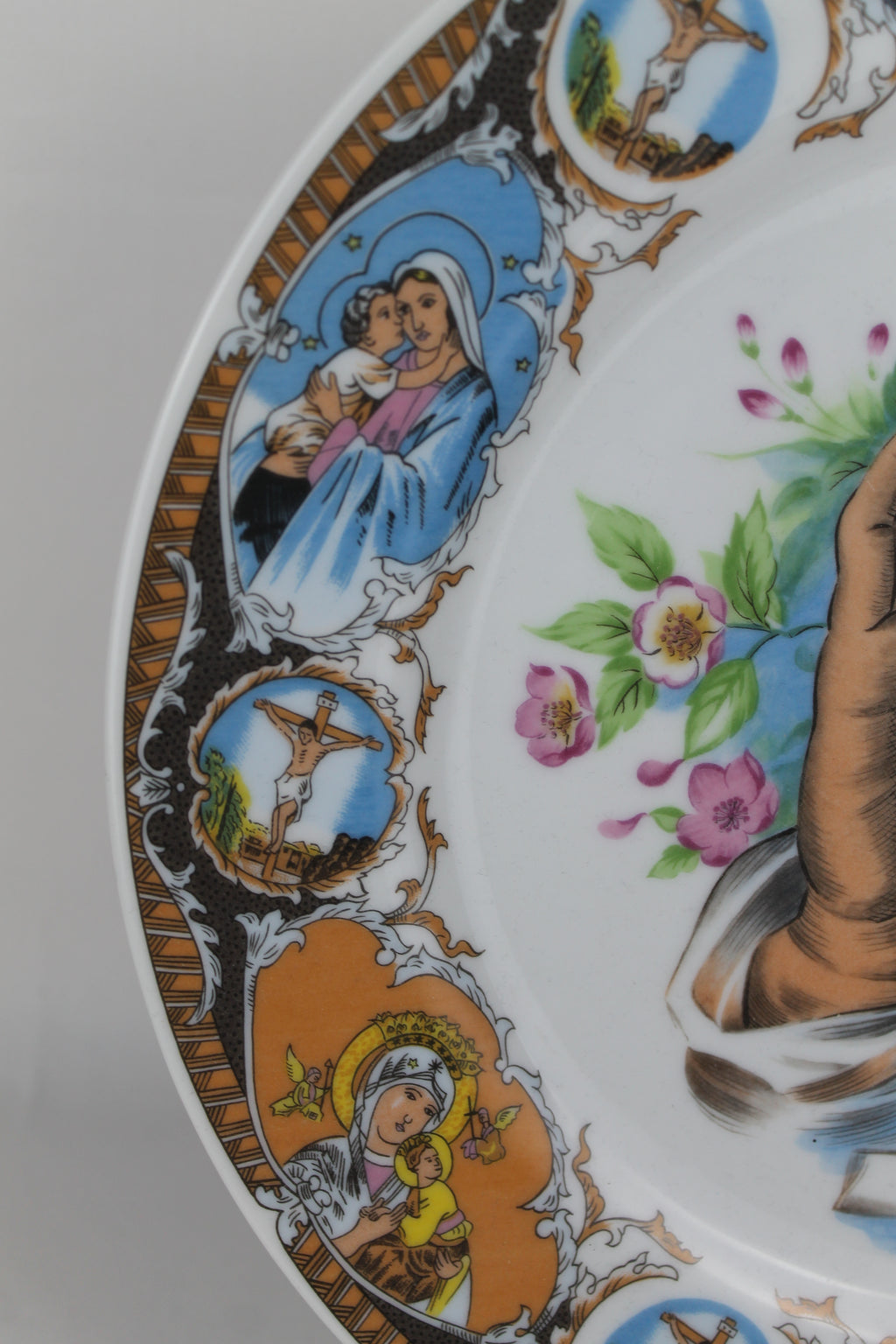 Decorative Japanese Porcelain Wall Plate – Praying Hands – Religious Icons