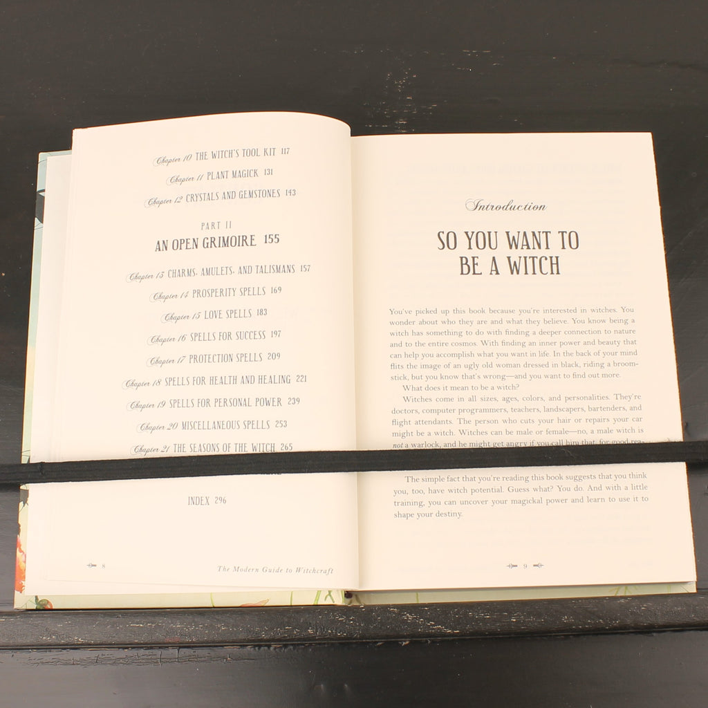 The Modern Guide to Witchcraft | Skye Alexander | Hardcover | Adams Media | 2014