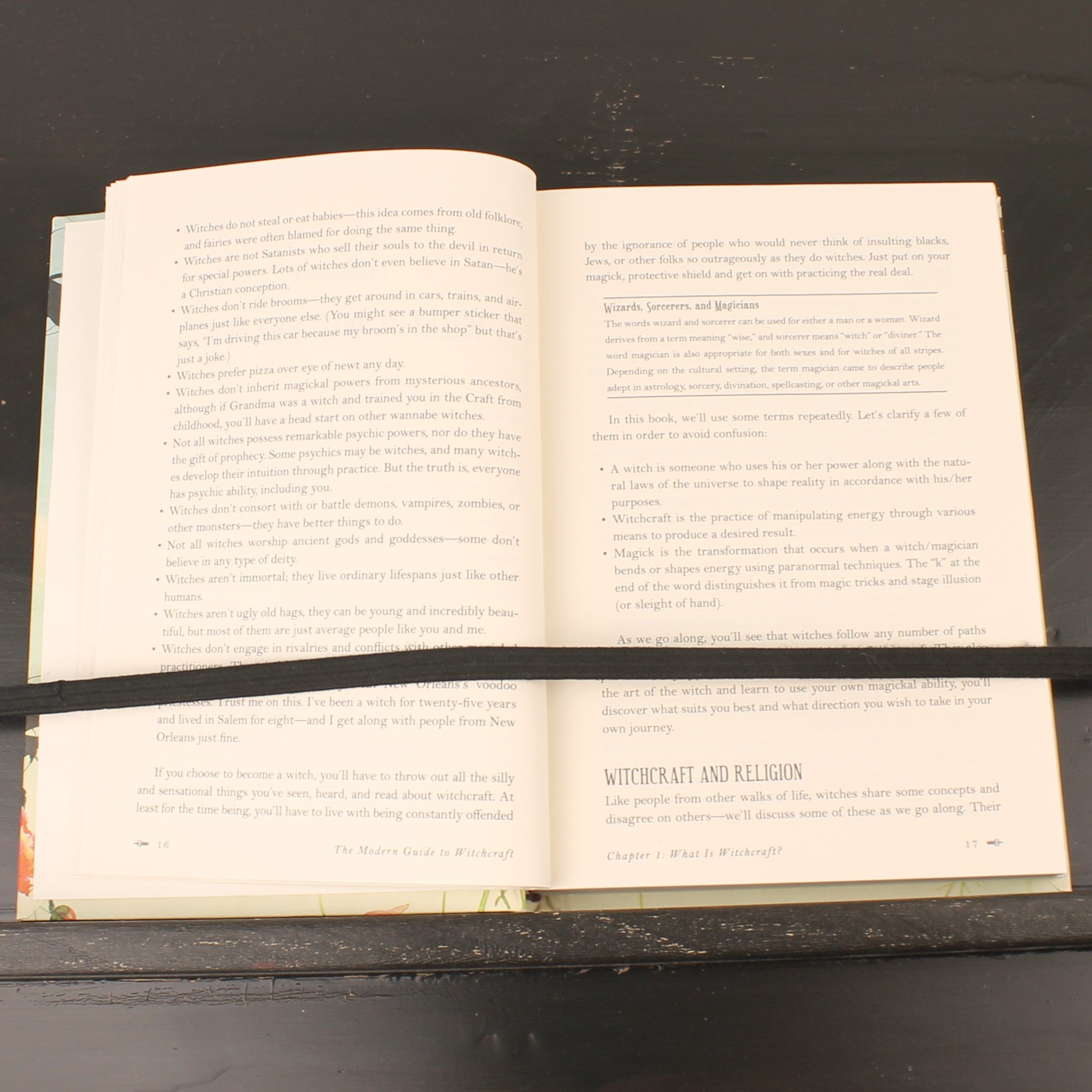The Modern Guide to Witchcraft | Skye Alexander | Hardcover | Adams Media | 2014