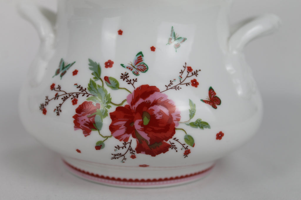 Room Seven “Winter Poppy” – Complete Serviesset (13-delig) – Mokjes, Bordjes, Suikerpot, Melkkannetje & Etagère
