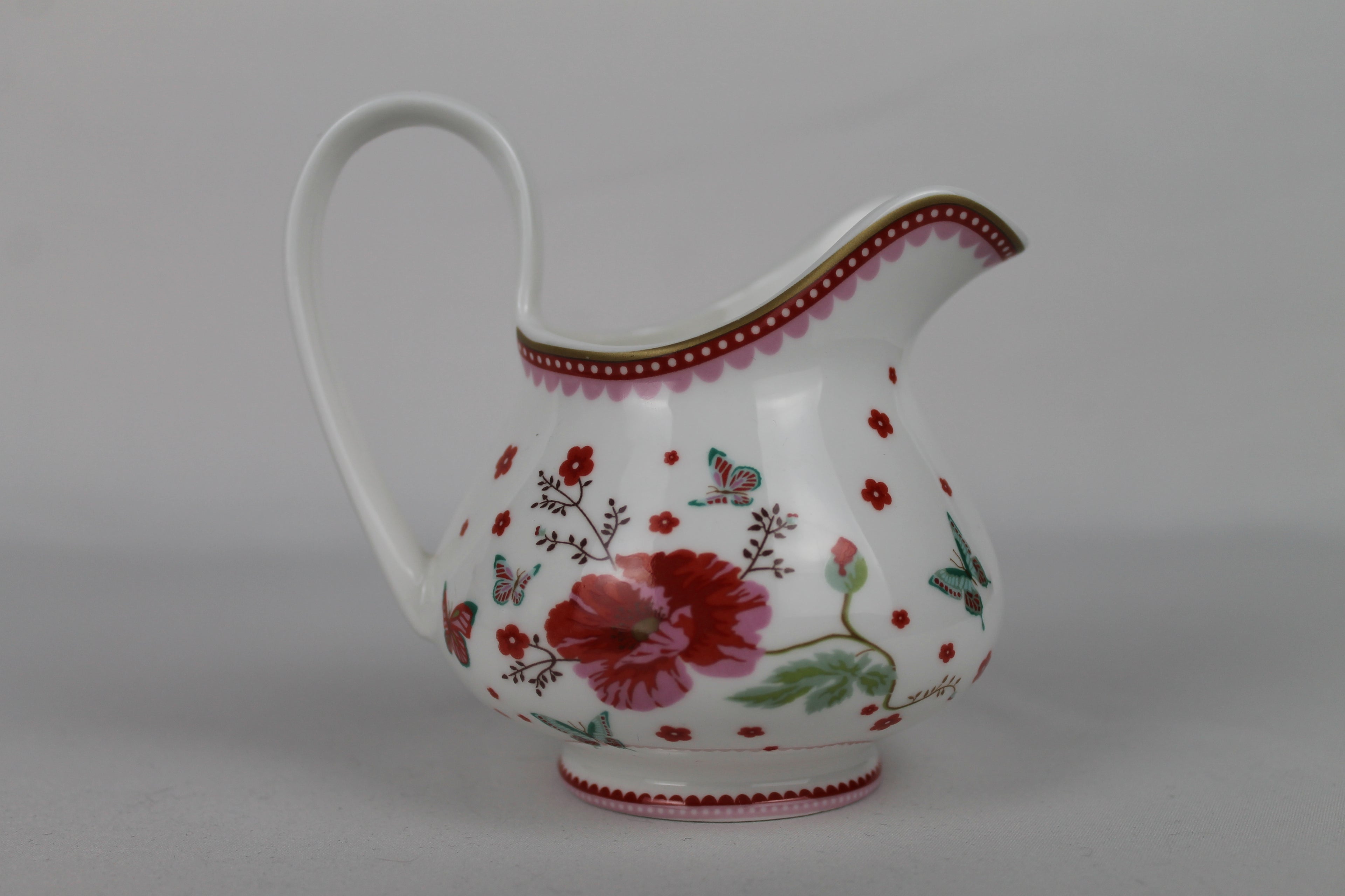 Room Seven “Winter Poppy” – Complete Serviesset (13-delig) – Mokjes, Bordjes, Suikerpot, Melkkannetje & Etagère