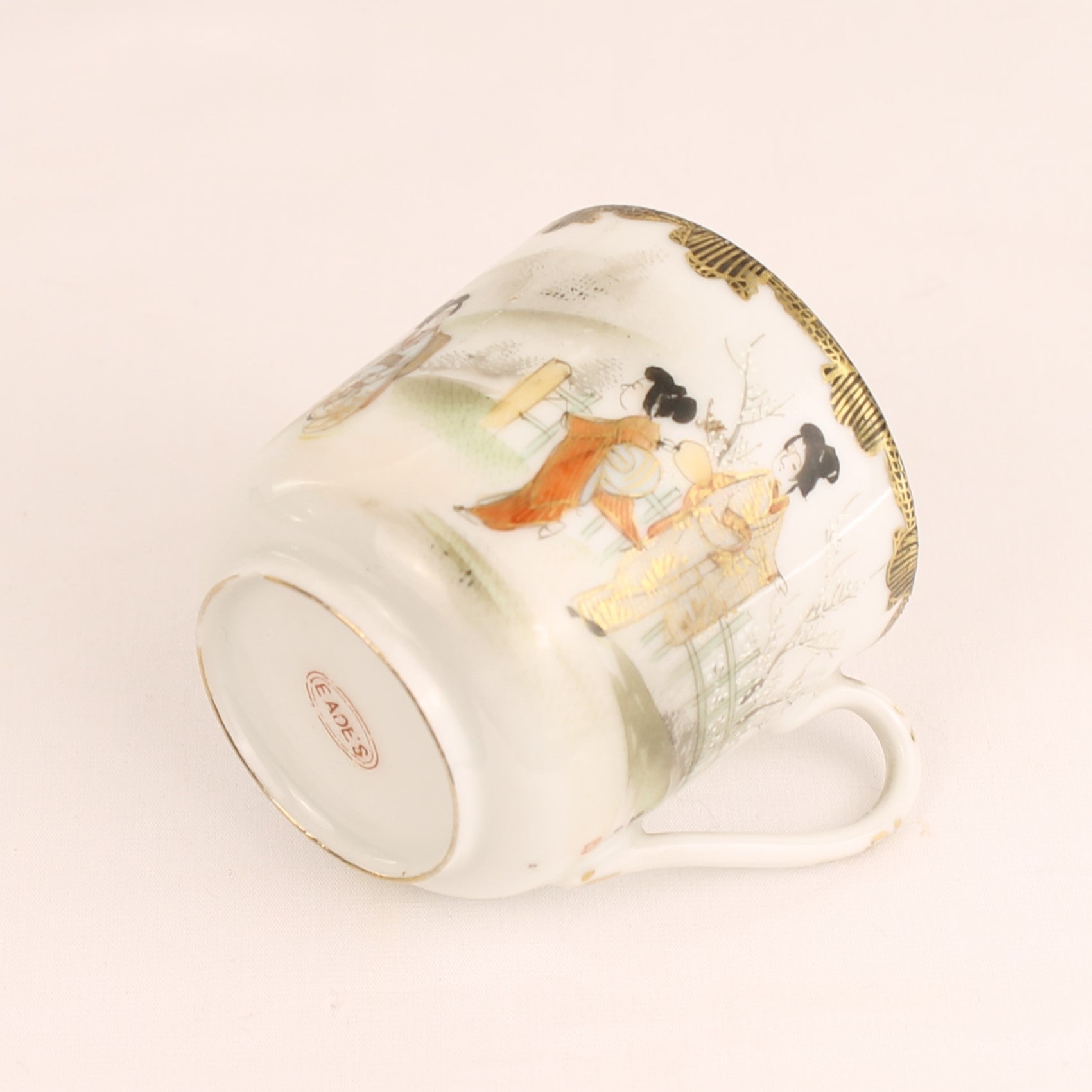 Japanse Handbeschilderde Eggshell Porseleinen Kop en Schotels | Set van 3 | EADES | ca. 1920-1935