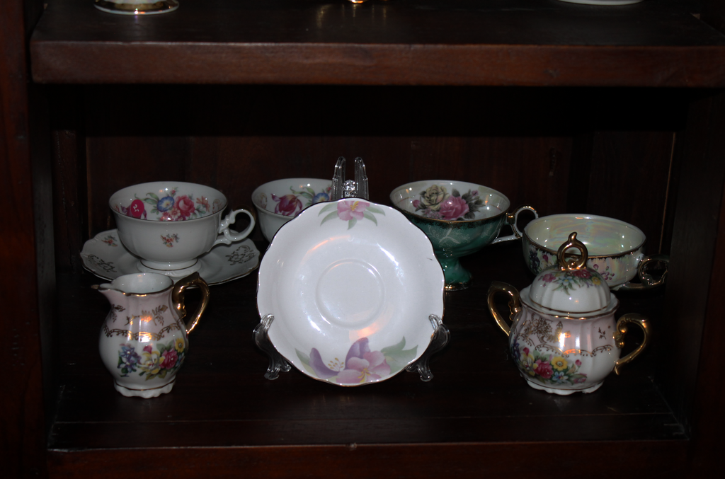 Fine Bone China Schoteltje – Paars Floral met Goudrand