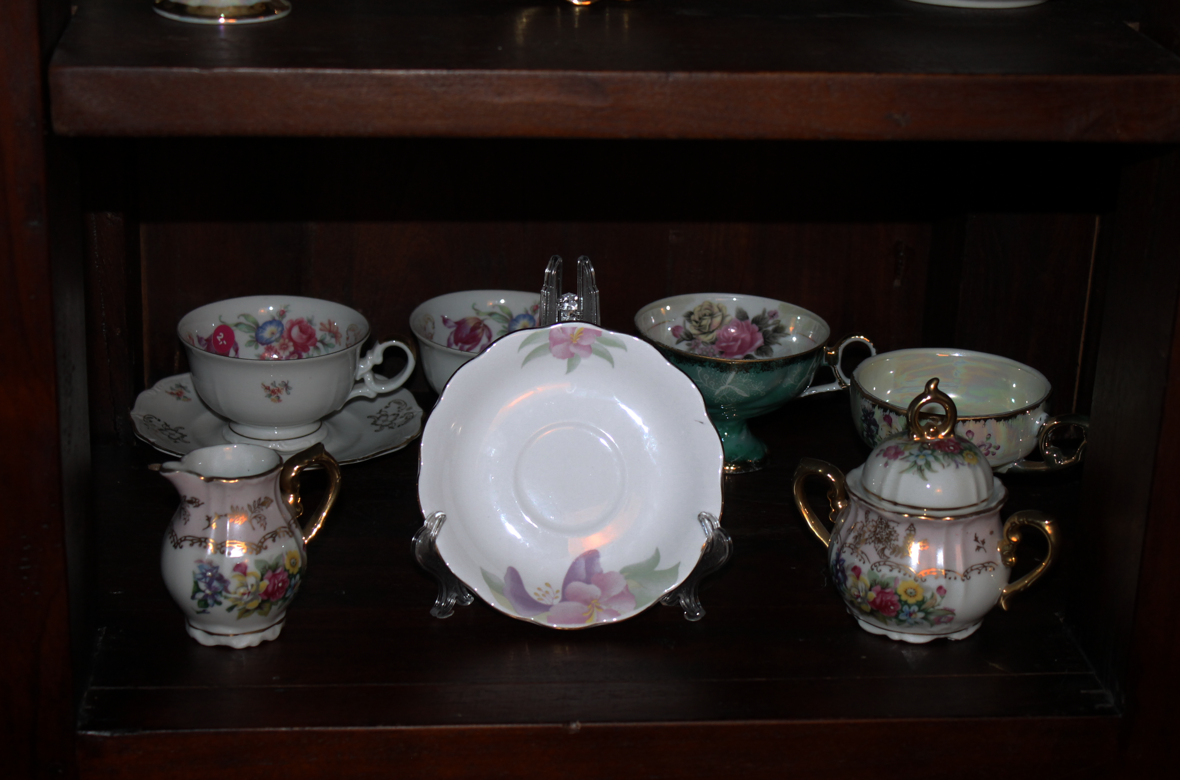 Fine Bone China Schoteltje – Paars Floral met Goudrand