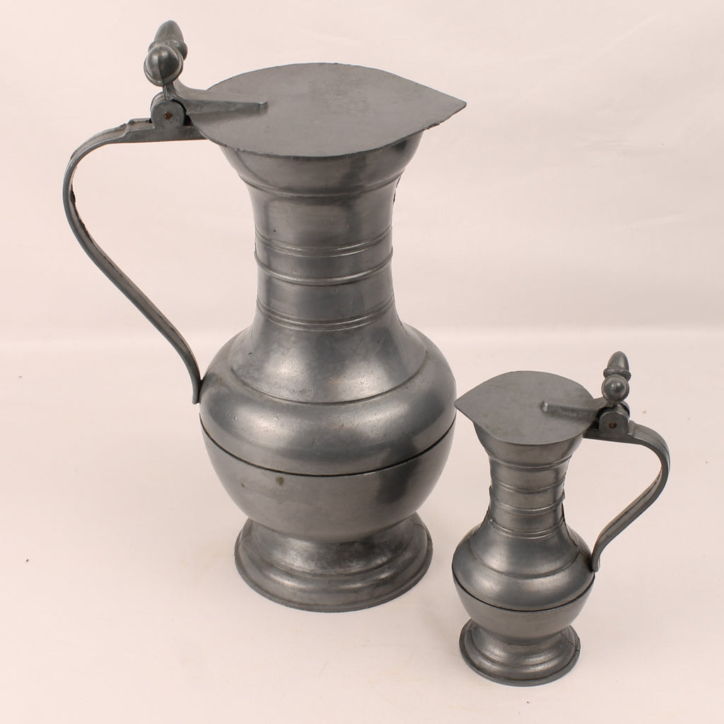 Tinnen schenkkannen met scharnierdeksel (Set van 2) | Decoratief Europees pewter | 25 & 14,5 cm