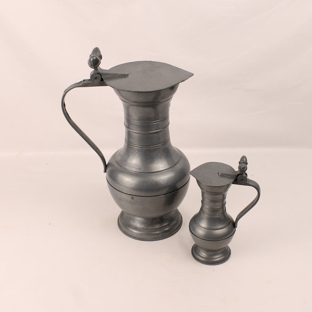 Tinnen schenkkannen met scharnierdeksel (Set van 2) | Decoratief Europees pewter | 25 & 14,5 cm