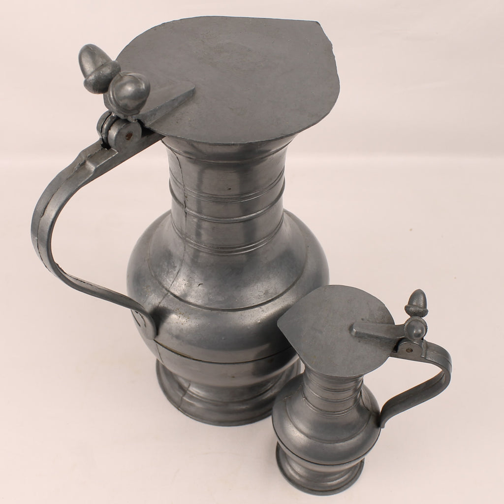 Tinnen schenkkannen met scharnierdeksel (Set van 2) | Decoratief Europees pewter | 25 & 14,5 cm