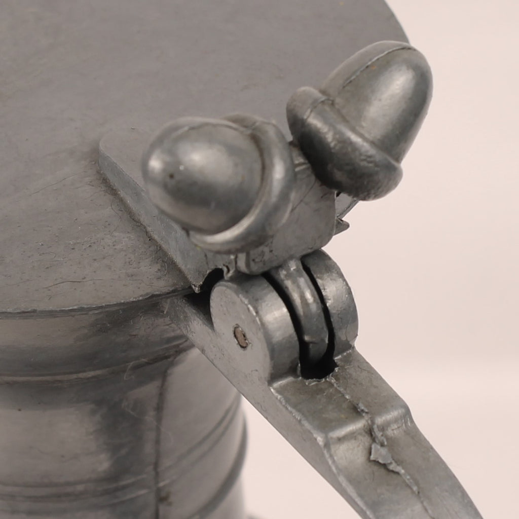 Tinnen schenkkannen met scharnierdeksel (Set van 2) | Decoratief Europees pewter | 25 & 14,5 cm