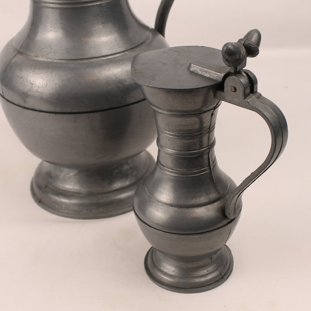 Tinnen schenkkannen met scharnierdeksel (Set van 2) | Decoratief Europees pewter | 25 & 14,5 cm
