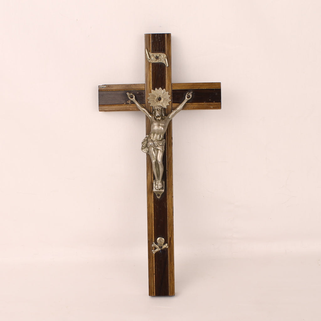 Centraal-Europees Katholiek Crucifix met Metalen Corpus | Houten Wandkruis | ca. 1900