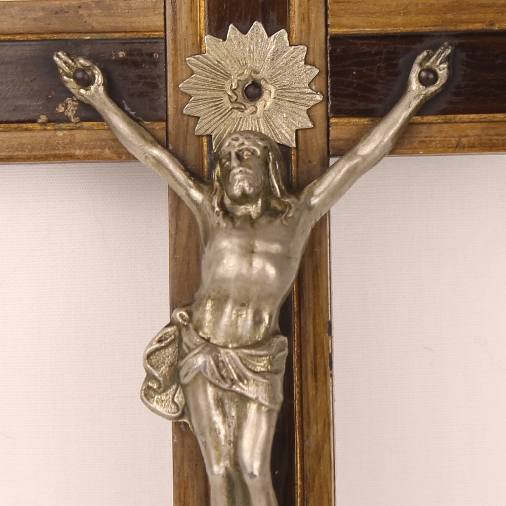 Centraal-Europees Katholiek Crucifix met Metalen Corpus | Houten Wandkruis | ca. 1900