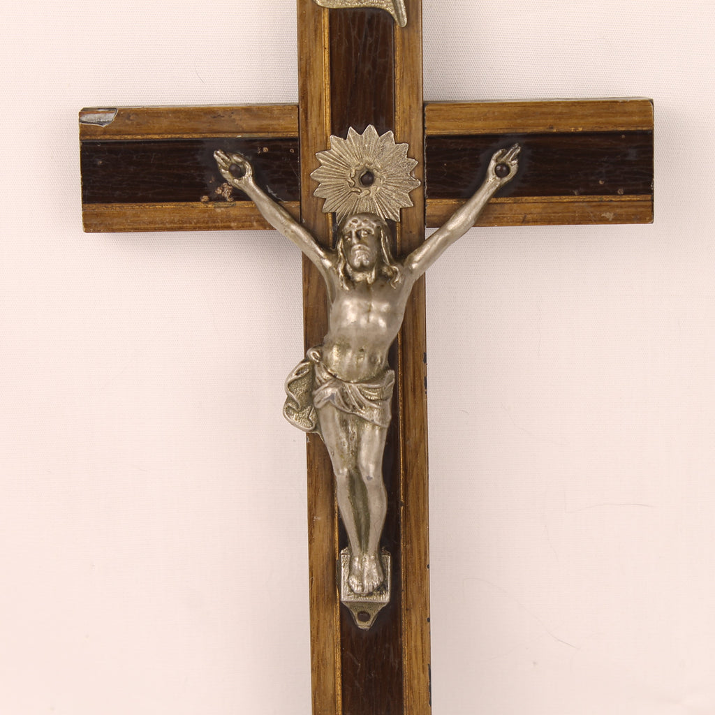 Centraal-Europees Katholiek Crucifix met Metalen Corpus | Houten Wandkruis | ca. 1900