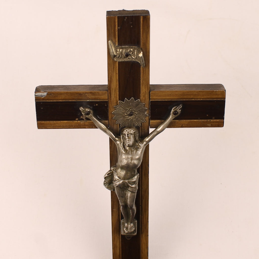 Centraal-Europees Katholiek Crucifix met Metalen Corpus | Houten Wandkruis | ca. 1900