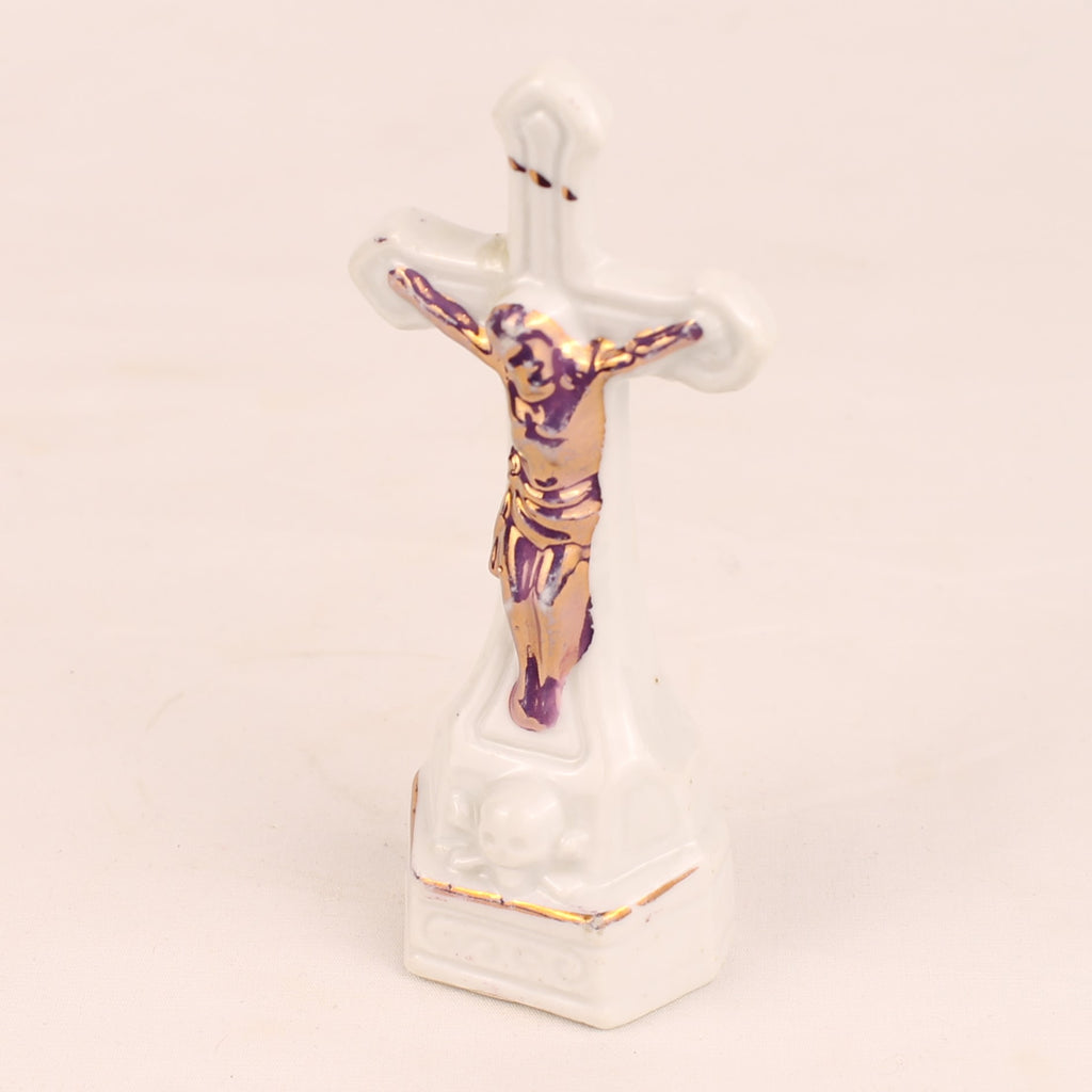 Porseleinen Staand Crucifix met Verguld Christusbeeld | Devotiebeeld | ca. 1930-1955