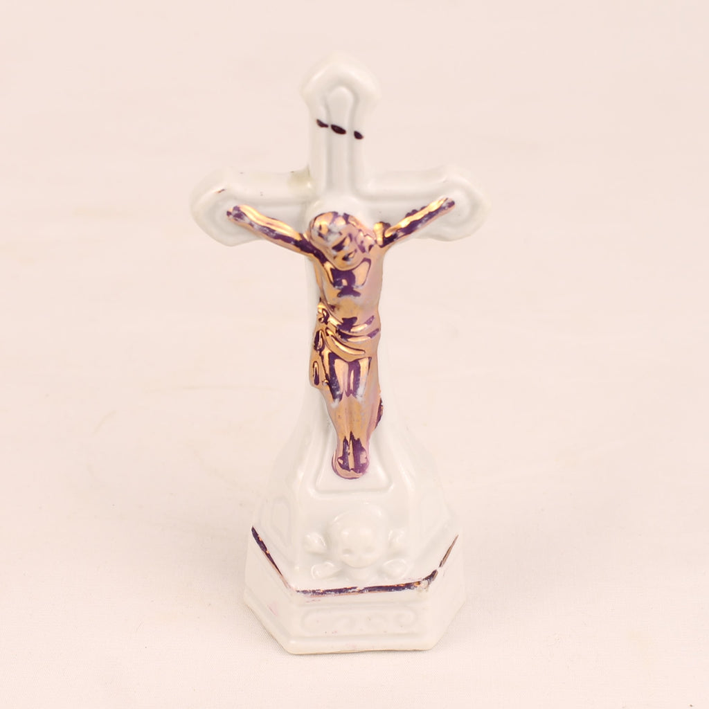 Porseleinen Staand Crucifix met Verguld Christusbeeld | Devotiebeeld | ca. 1930-1955