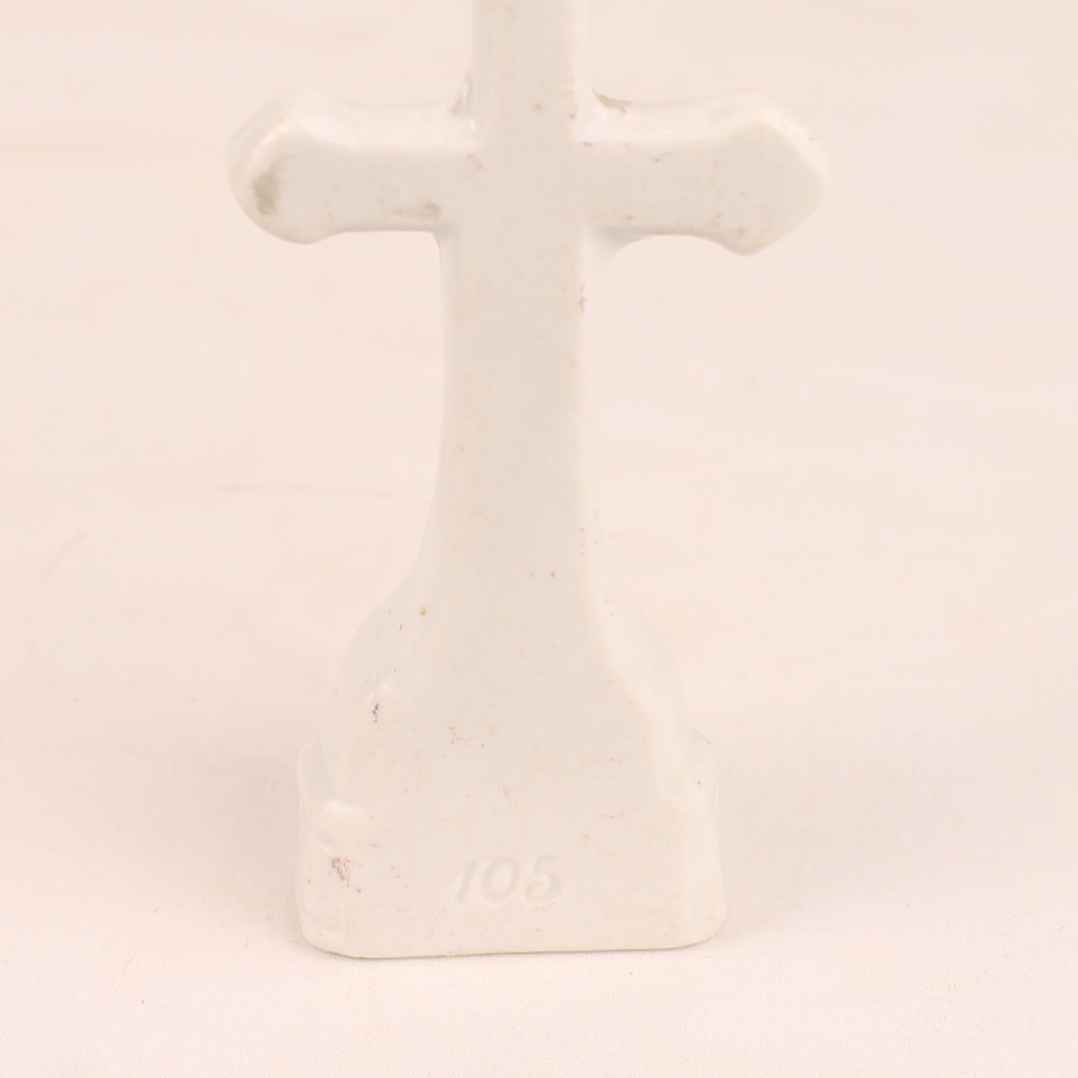 Porseleinen Staand Crucifix met Verguld Christusbeeld | Devotiebeeld | ca. 1930-1955