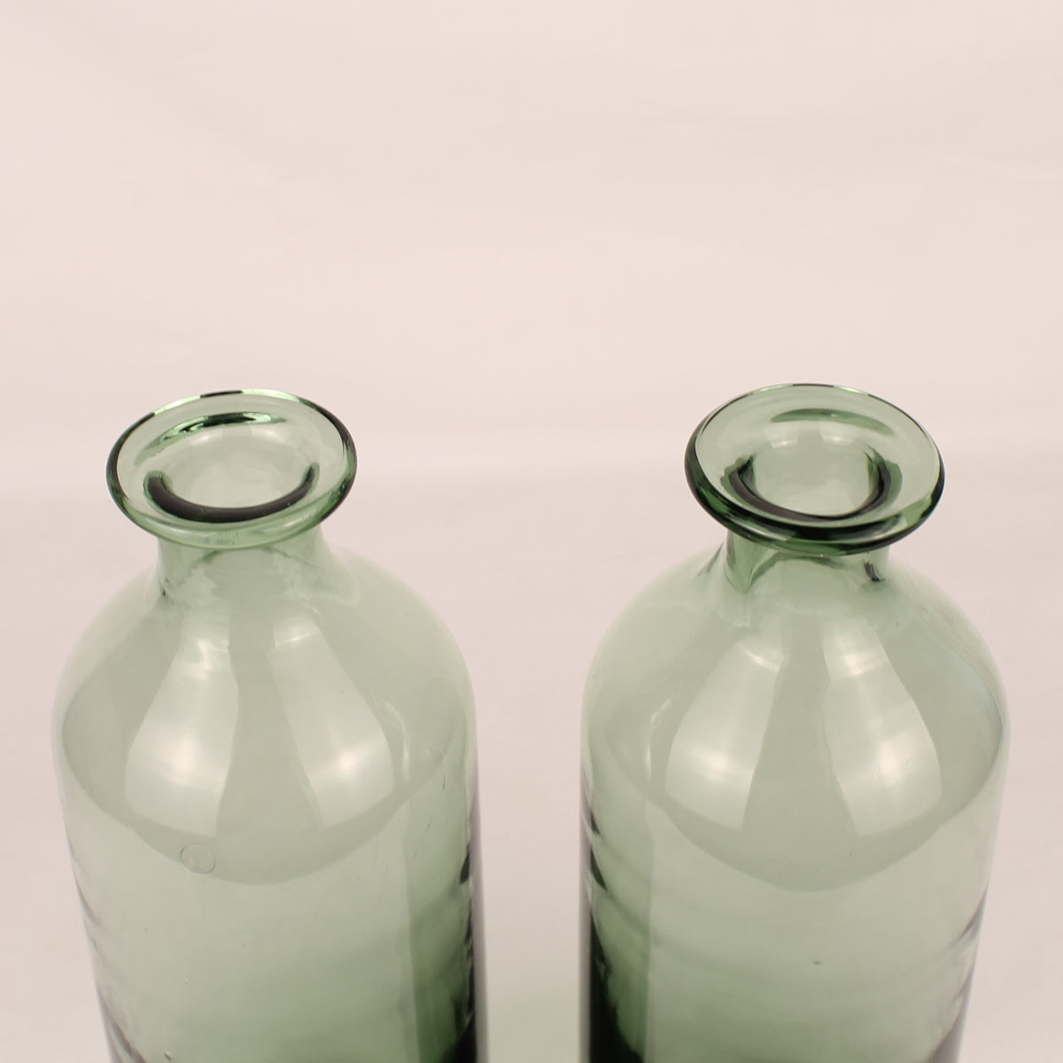 Vasi a bottiglia in vetro verde (2) | Circa 1960-1980 | 21 cm