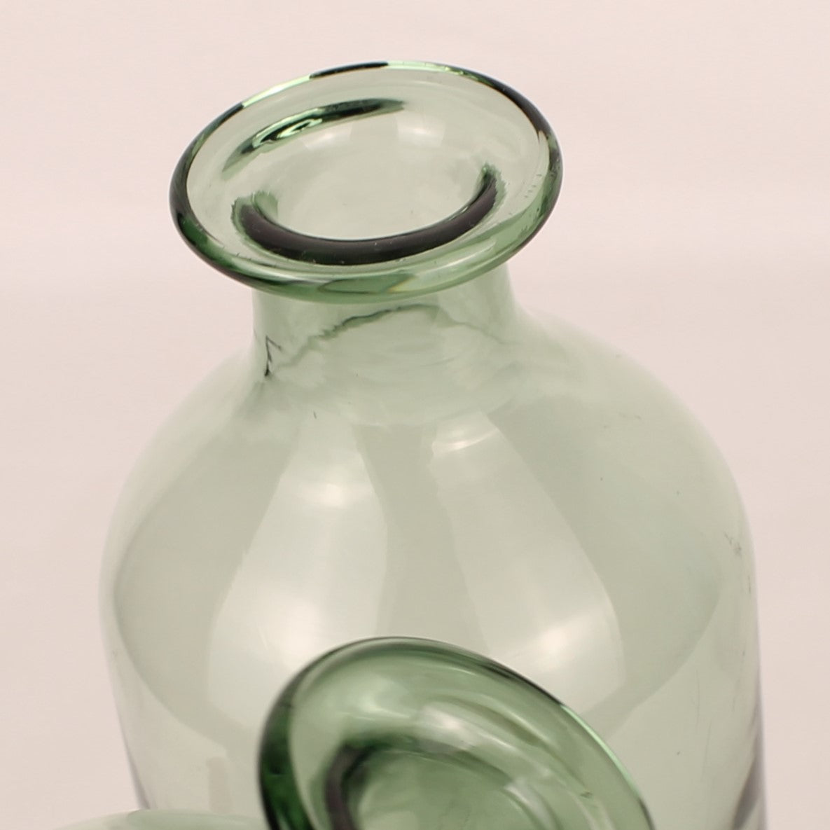 Vasi a bottiglia in vetro verde (2) | Circa 1960-1980 | 21 cm