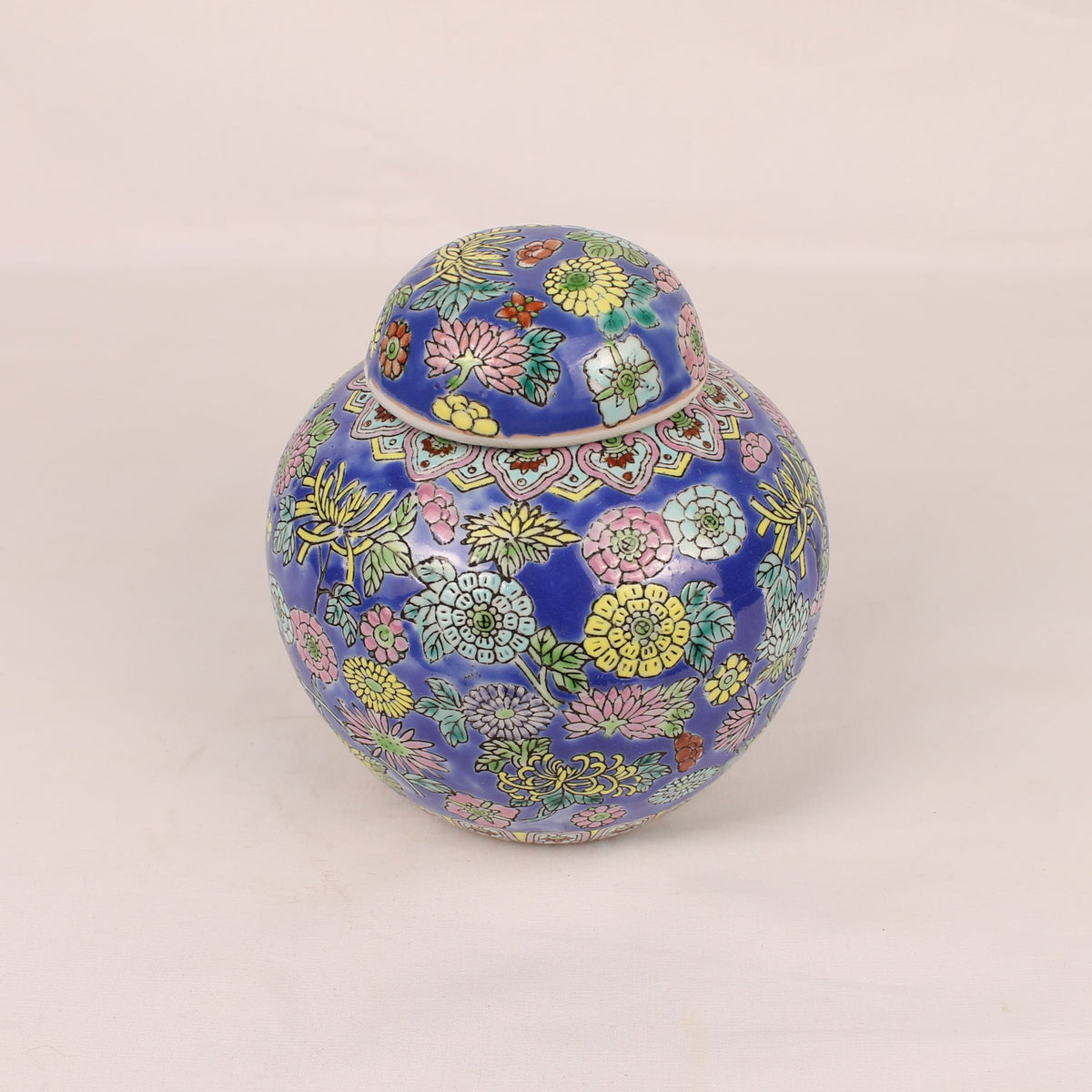Chinese Porseleinen Dekselpot | Handbeschilderd Millefleurs Decor | Ca. 1960-1980
