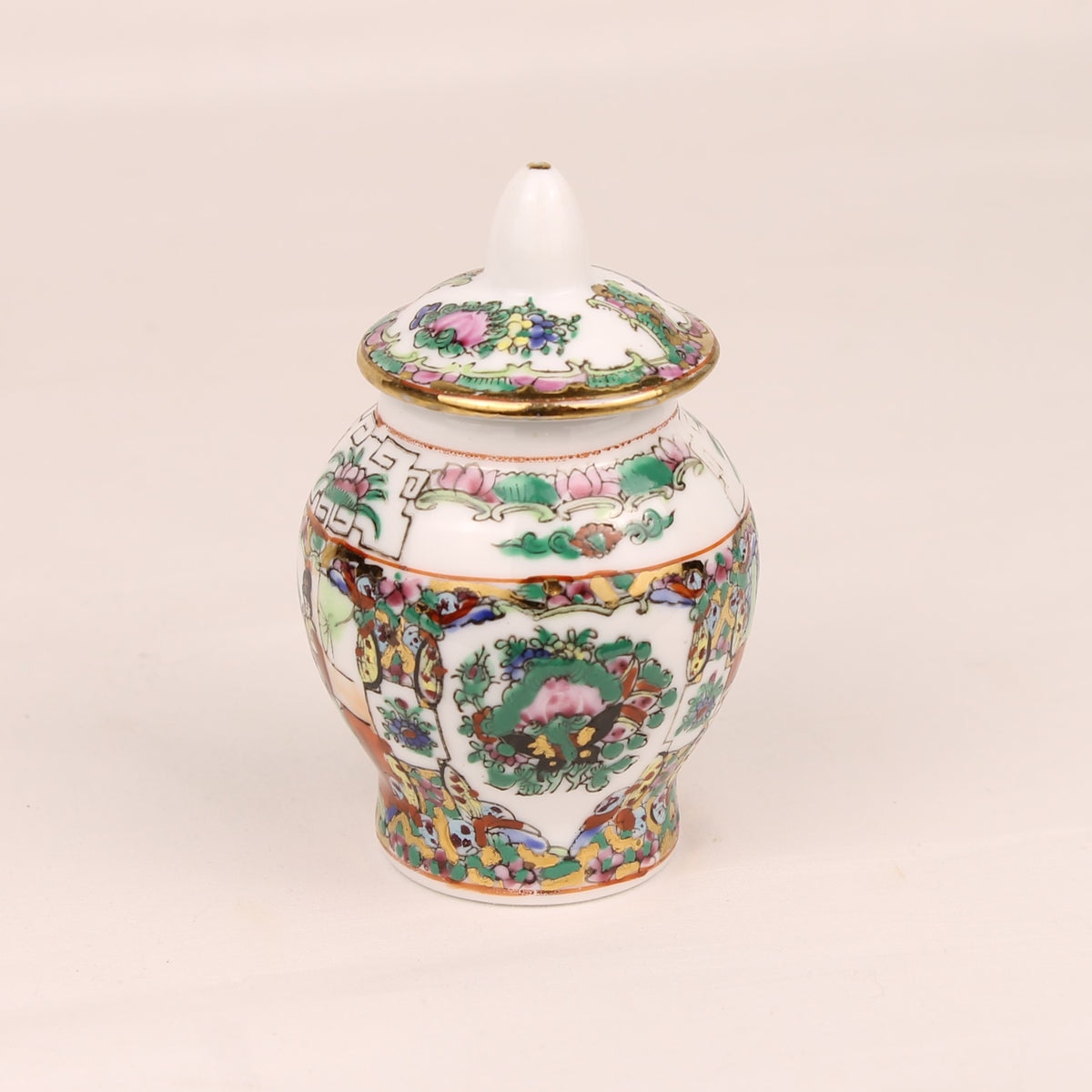 Chinese Famille Rose Dekselpot | Rose Medallion Decor | Vintage 1960-1980
