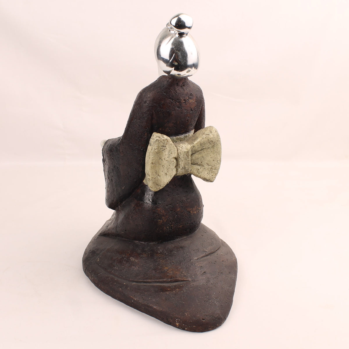 Geisha Beeld met Waaier | Resin & Zilverkleurige Accenten | Ca. 1970-1990