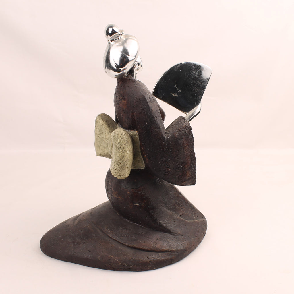 Statuette de geisha avec éventail | Résine et accents argentés | Env. 1970-1990