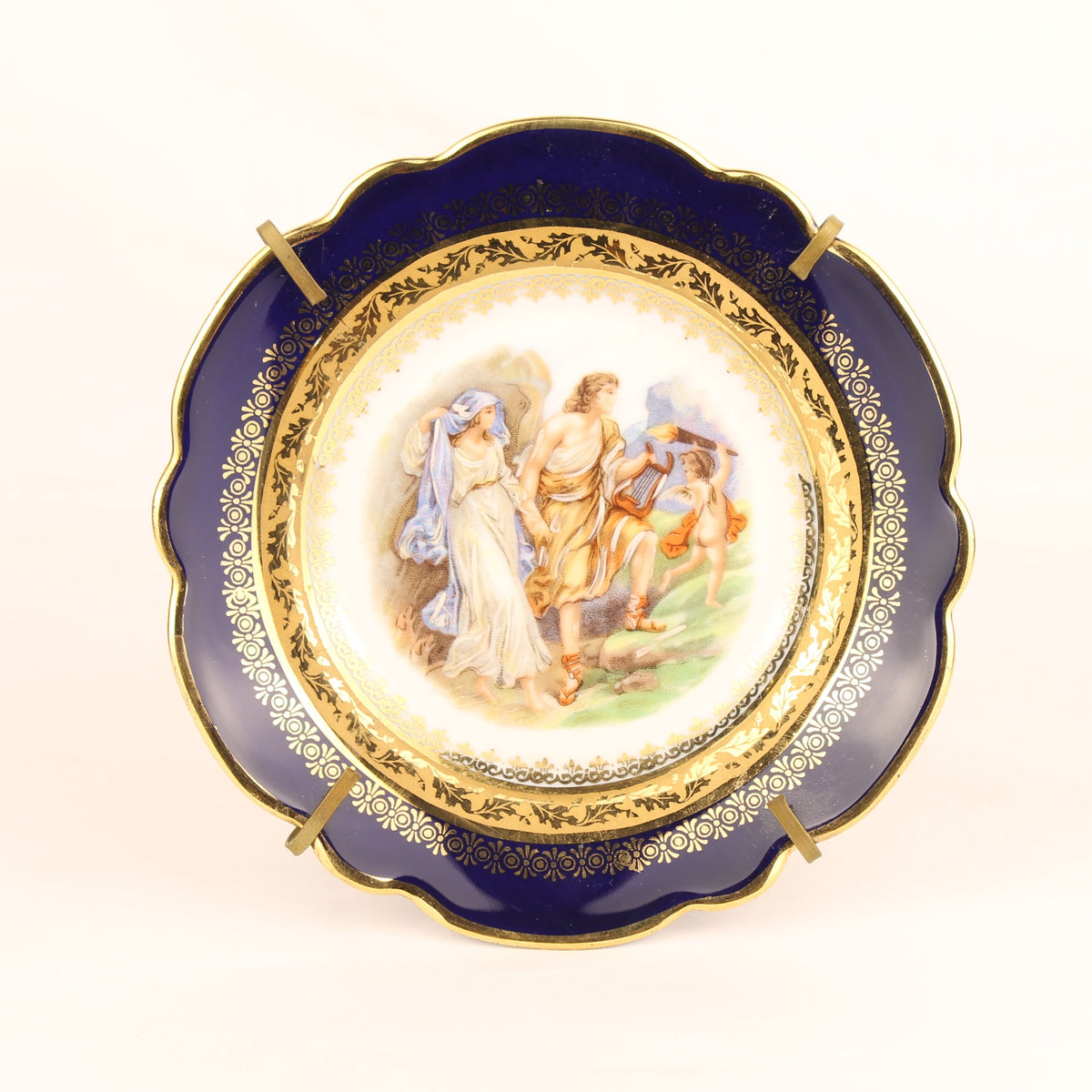 Frans Limoges decoratief bordje - kobaltblauw porselein met klassieke scène