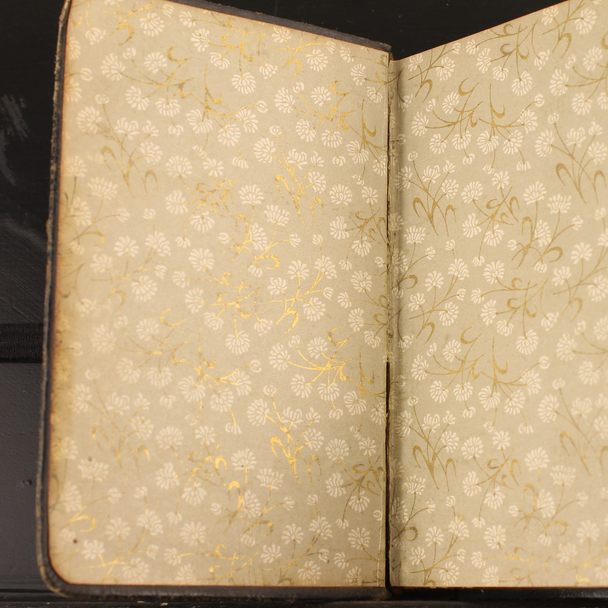 El Incensario de Oro - Fr. Eppink - Libro de oraciones antiguo en cuero 1907