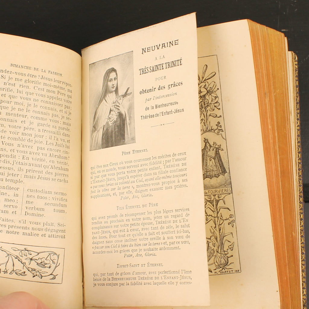 Missale von Notre-Dame | Luxuriöser Ledereinband | Antikes französisches Messbuch 1891